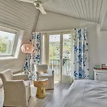 Strandhotel *