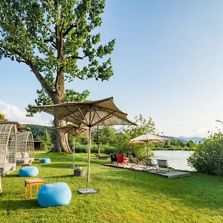 Strandhotel فندق Schmerikon