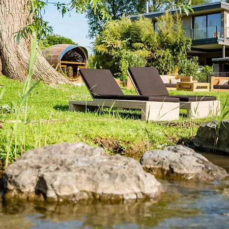 Strandhotel ホテル Schmerikon