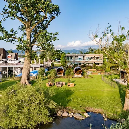 Strandhotel Отель Schmerikon