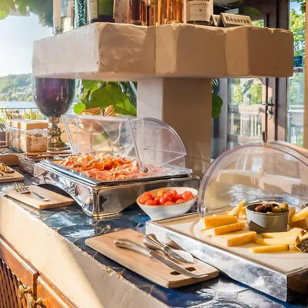 Strandhotel Hotel *