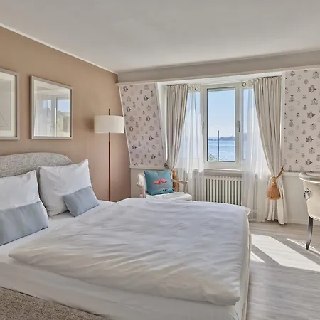 מלון Strandhotel Schmerikon