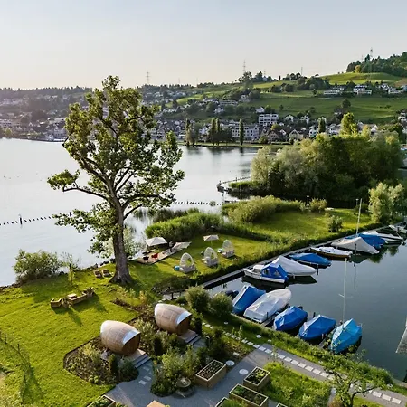 מלון Strandhotel Schmerikon