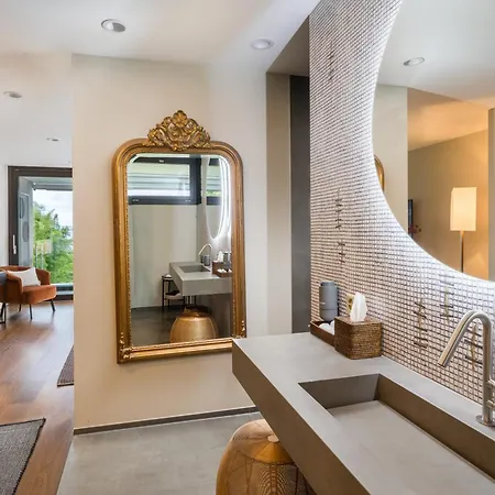 Strandhotel מלון *