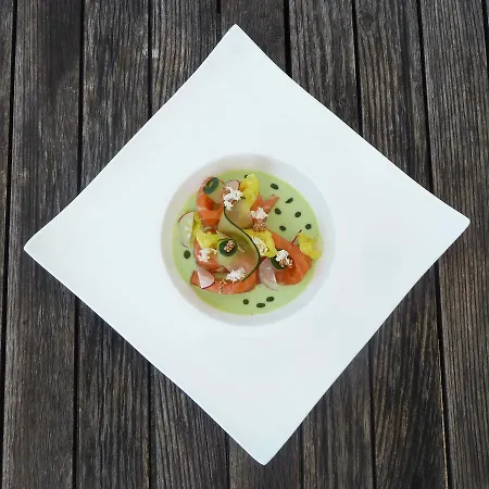 מלון Strandhotel Schmerikon